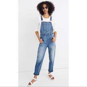 Madewell Straight Leg Overalls in Hickory Wash
